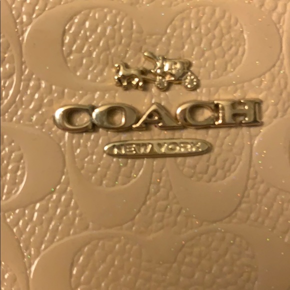 Coach wipeable wristlet - Picture 6 of 8